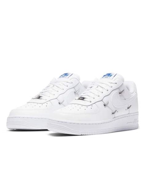 air force one mit kleinem nike zeichen|air force 1 Nike sneaker.